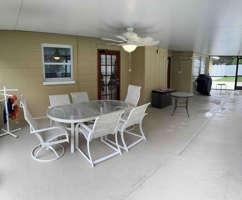 Lake Valrico'S Camelot Court With Heated Pool & Access To Private Lake المظهر الخارجي الصورة