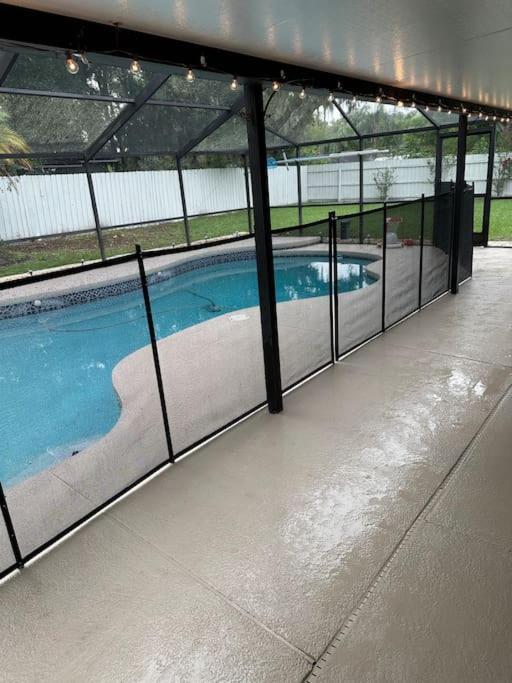 Lake Valrico'S Camelot Court With Heated Pool & Access To Private Lake المظهر الخارجي الصورة