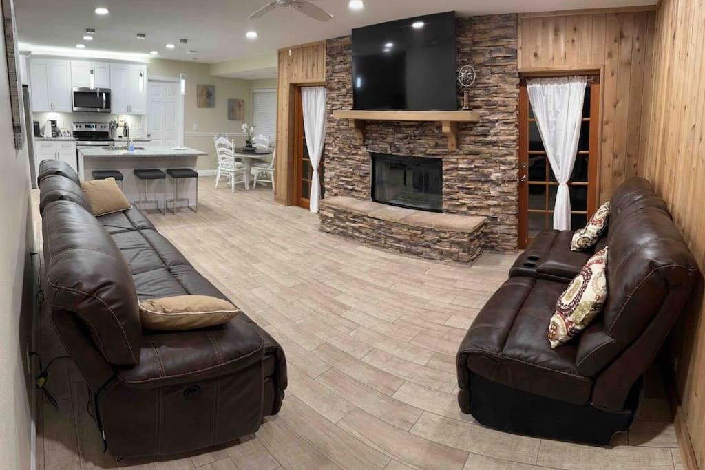 Lake Valrico'S Camelot Court With Heated Pool & Access To Private Lake المظهر الخارجي الصورة
