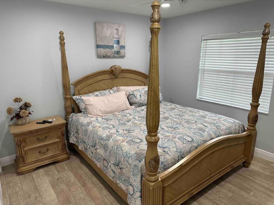Lake Valrico'S Camelot Court With Heated Pool & Access To Private Lake المظهر الخارجي الصورة
