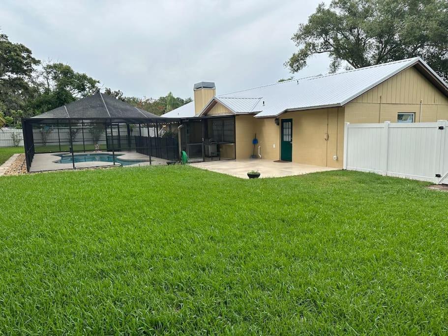Lake Valrico'S Camelot Court With Heated Pool & Access To Private Lake المظهر الخارجي الصورة