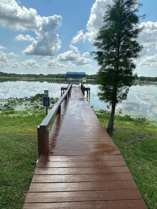 Lake Valrico'S Camelot Court With Heated Pool & Access To Private Lake المظهر الخارجي الصورة