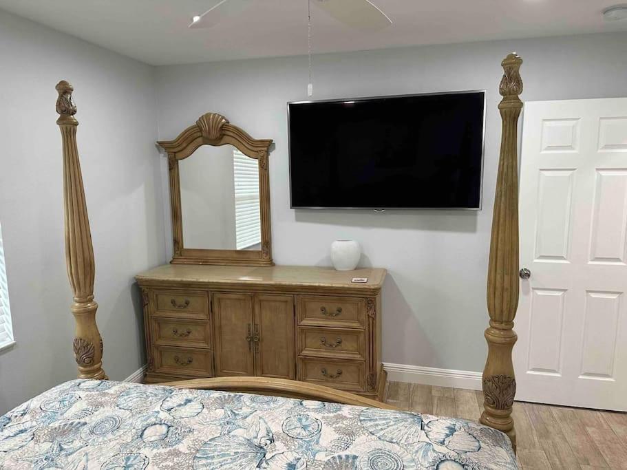 Lake Valrico'S Camelot Court With Heated Pool & Access To Private Lake المظهر الخارجي الصورة